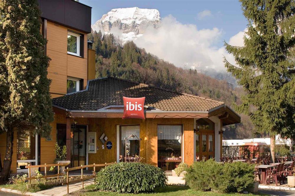 Ibis Sallanches Porte Du Montblanc Hotel ภายนอก รูปภาพ